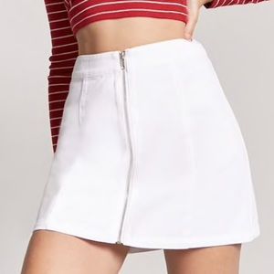 White demon skirt with zipper in front